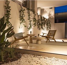 Selection of 5 bedroom seafront villas with pool on Ciovo near Trogir, sleeps 10